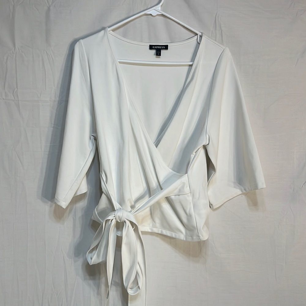 ‎Express cute women’s blouse with waist tie